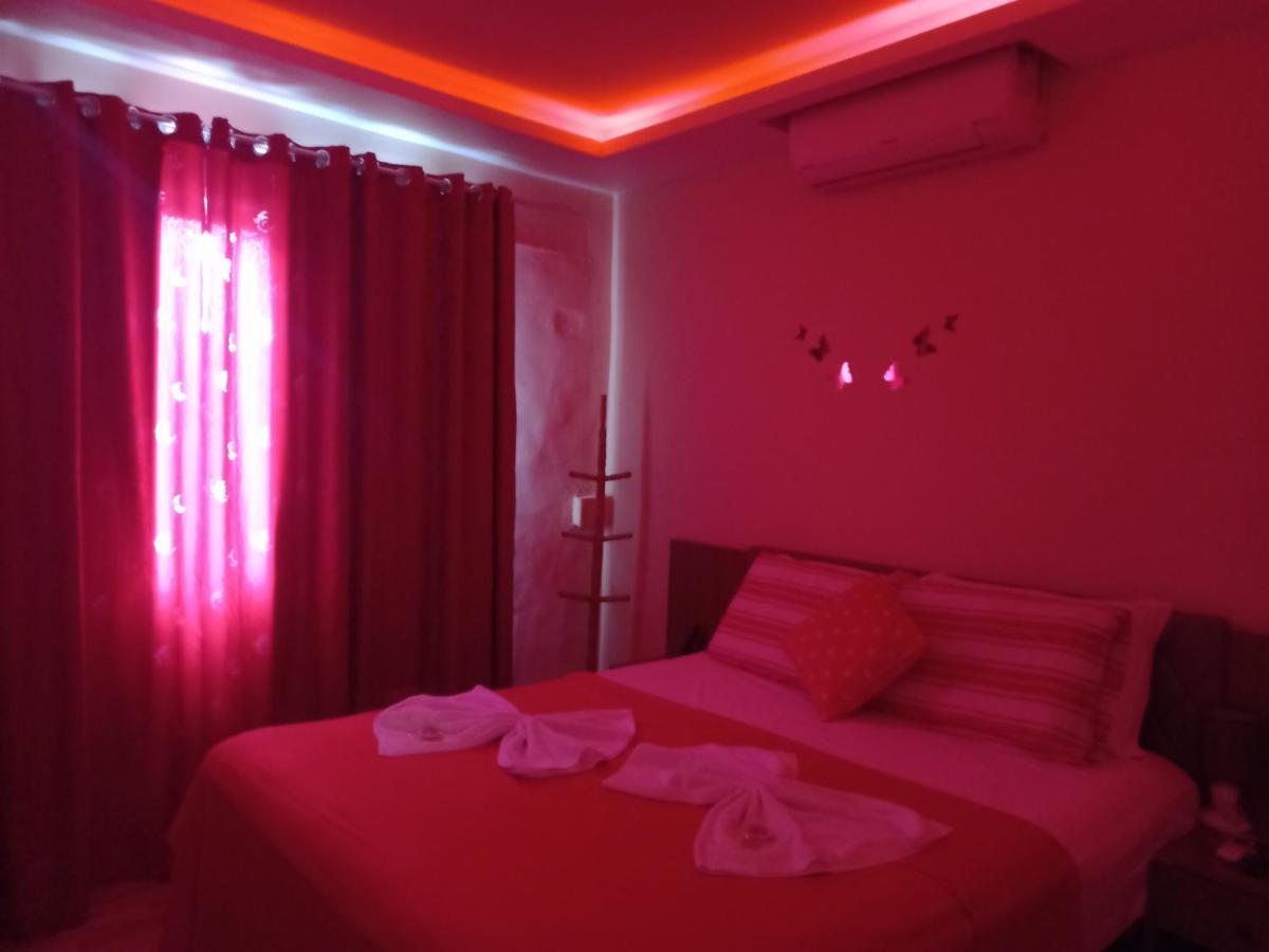 Quartos Em Casa In Caxias Da Paraiso Дуки-ди-Кашиас Экстерьер фото