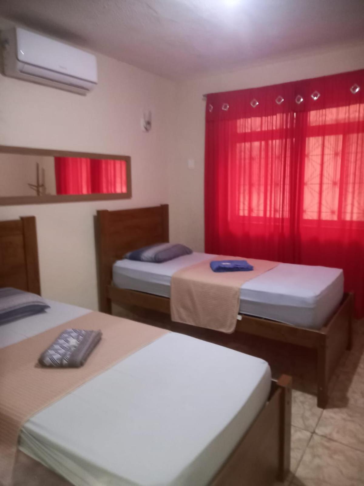 Quartos Em Casa In Caxias Da Paraiso Дуки-ди-Кашиас Экстерьер фото